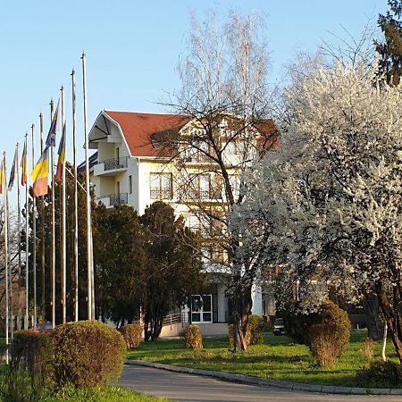 Hotel Everest Târgu-Mureş Extérieur photo